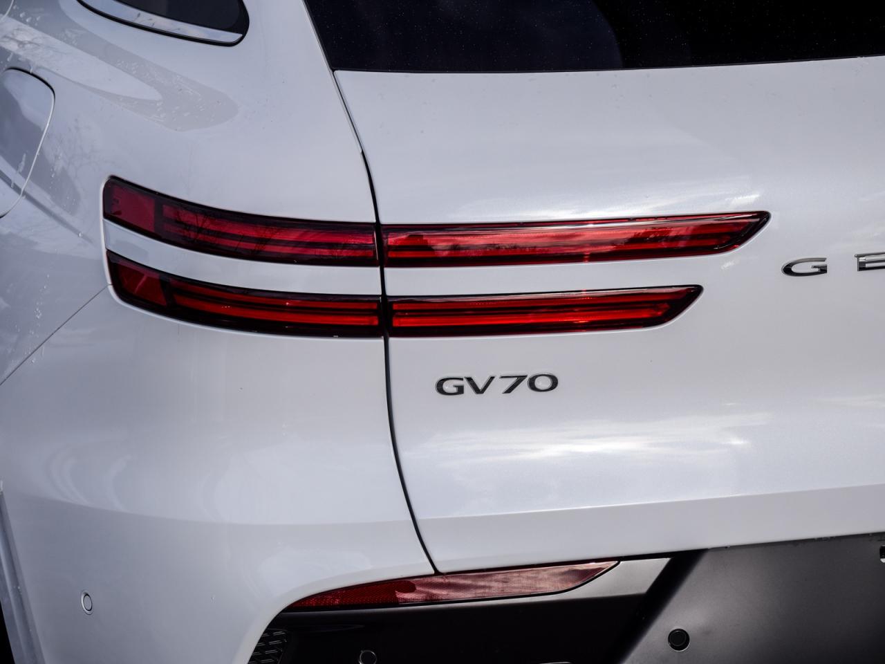 2026 Genesis GV70 2.5T Advanced Tech.Pkg AWD   Used Demonstrator Photo