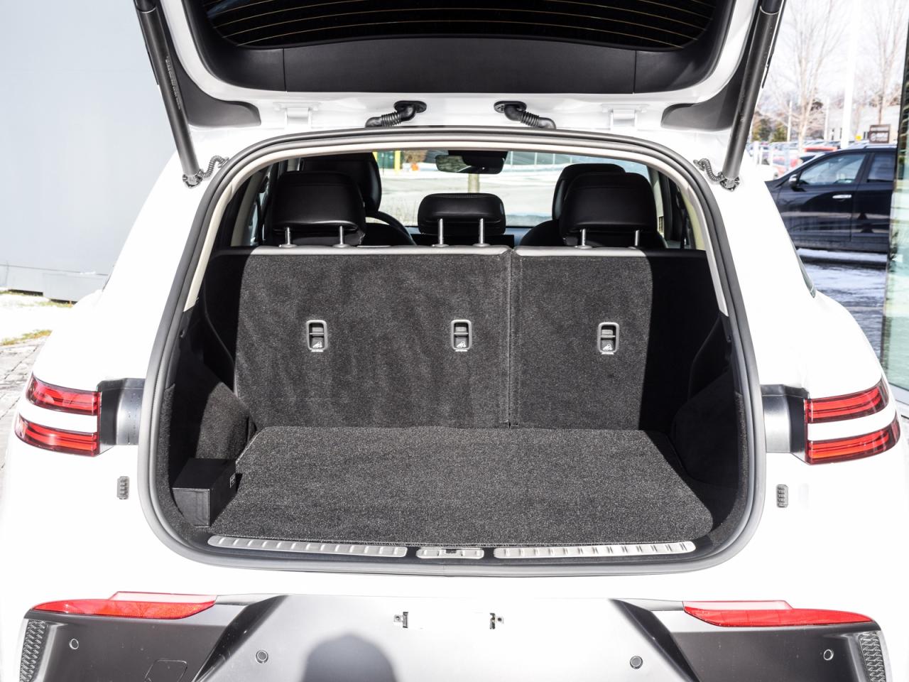 2026 Genesis GV70 2.5T Advanced Tech.Pkg AWD   Used Demonstrator Photo