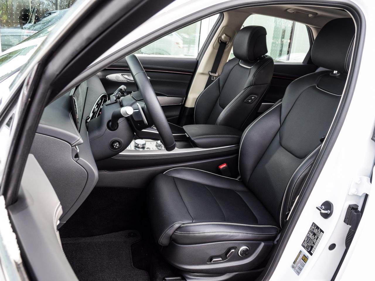 2026 Genesis GV70 2.5T Advanced Tech.Pkg AWD   Used Demonstrator Photo