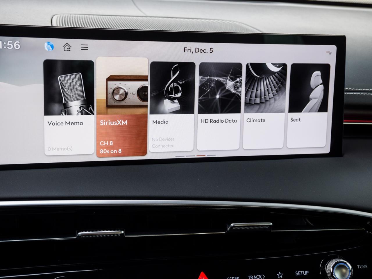 2026 Genesis GV70 2.5T Advanced Tech.Pkg AWD   Used Demonstrator Photo