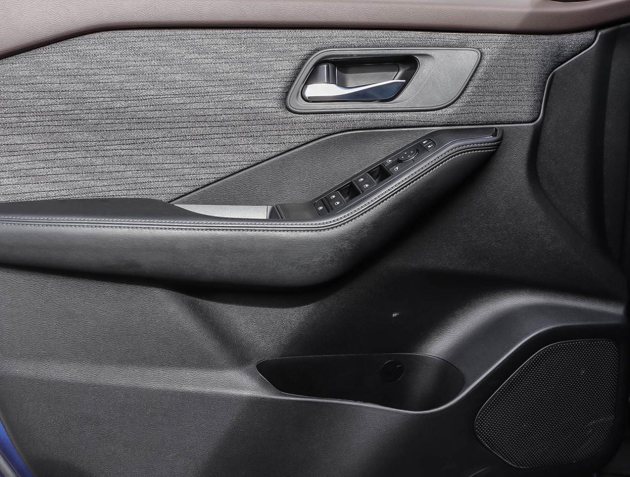 2023 Nissan Rogue SV Moonroof ALL WHEEL DRIVE Photo