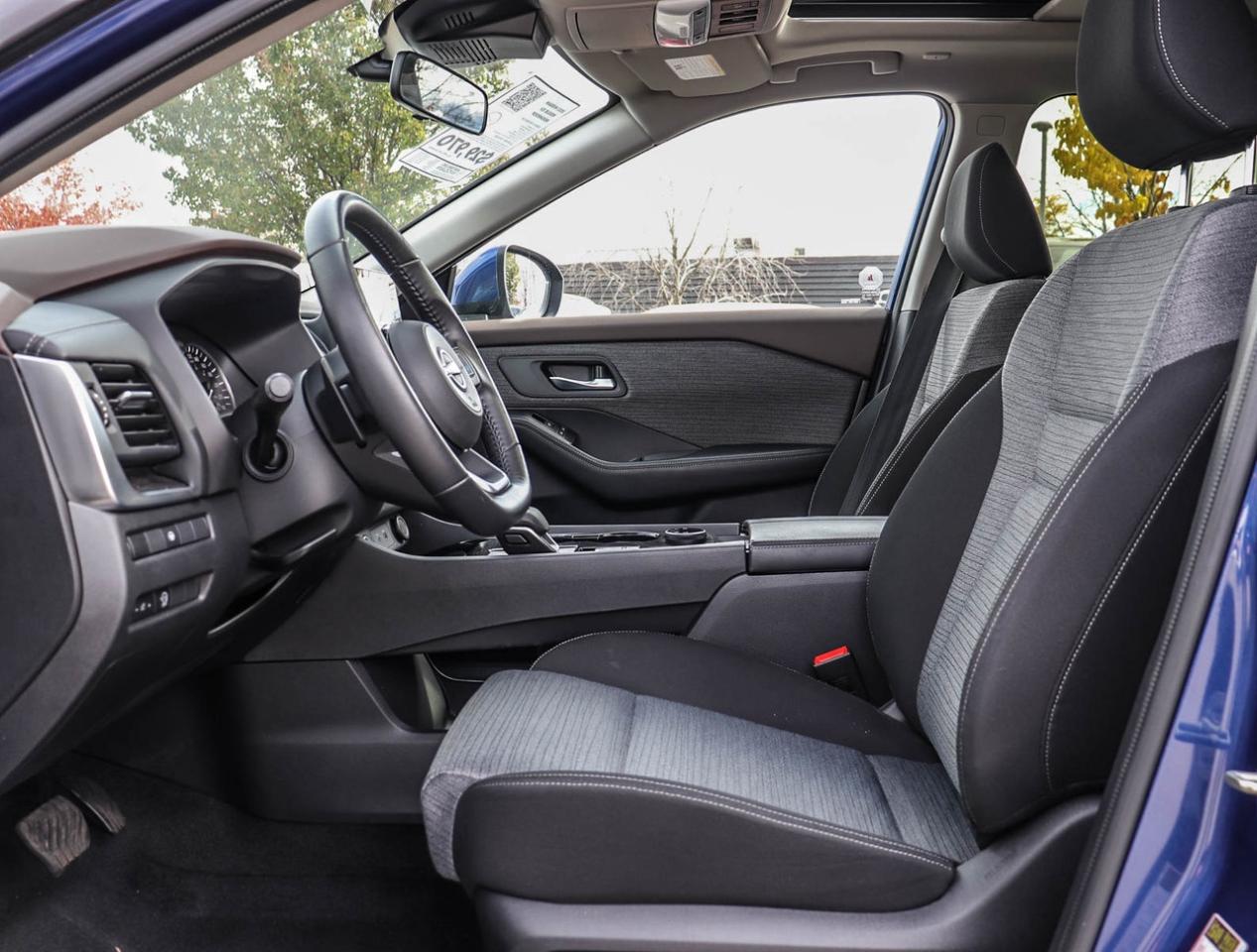 2023 Nissan Rogue SV Moonroof ALL WHEEL DRIVE Photo