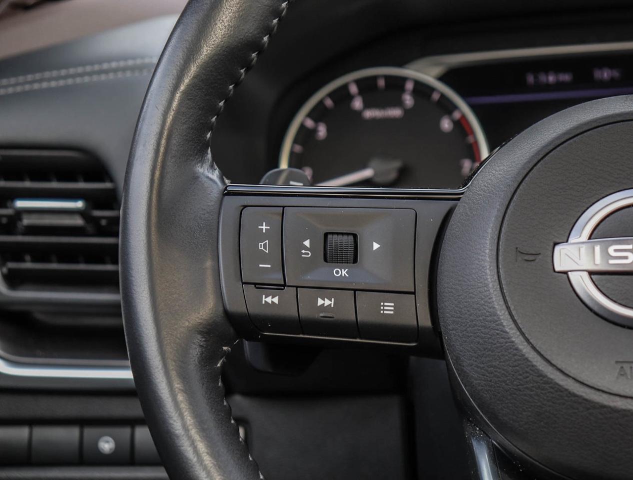 2023 Nissan Rogue SV Moonroof ALL WHEEL DRIVE Photo