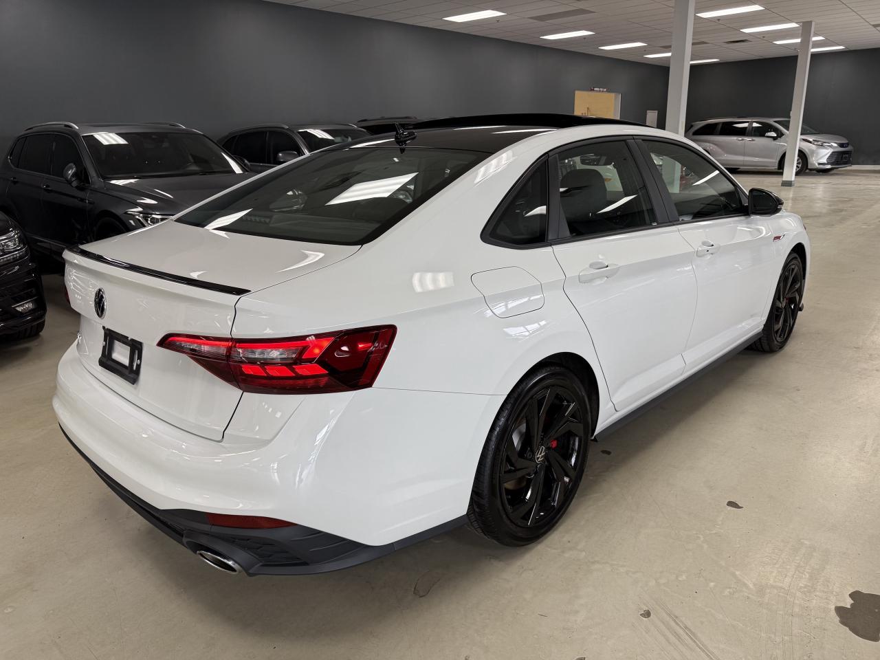 2024 Volkswagen Jetta GLI DSG**ONE OWNER NO ACCIDENTS JUST LIKE NEW!! Photo