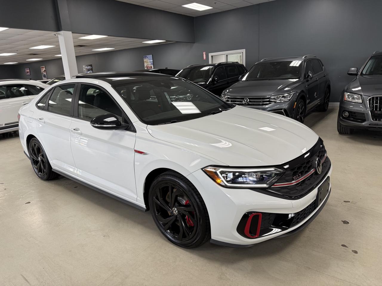 2024 Volkswagen Jetta GLI DSG**ONE OWNER NO ACCIDENTS JUST LIKE NEW!! Photo