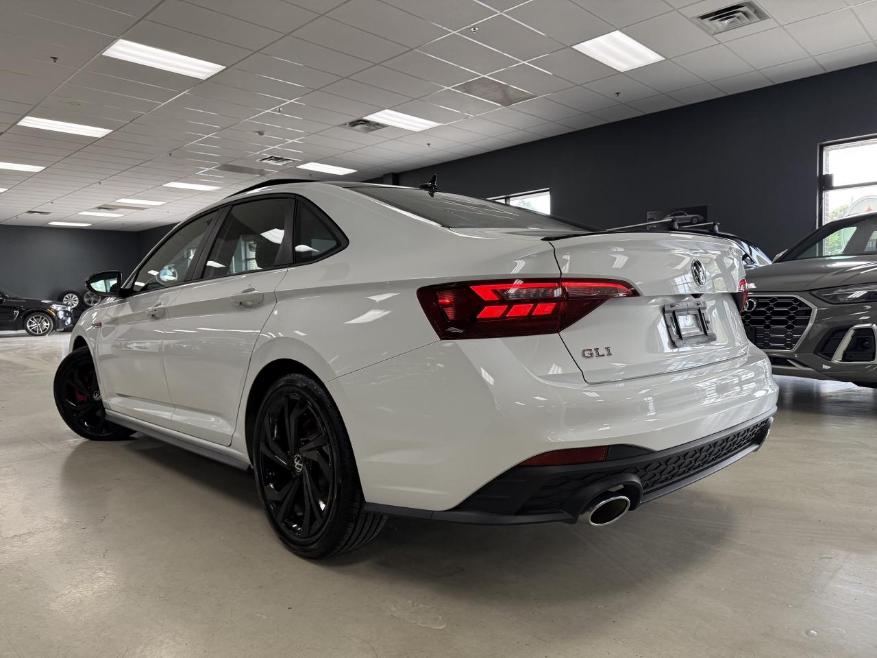 2024 Volkswagen Jetta GLI DSG**ONE OWNER NO ACCIDENTS JUST LIKE NEW!! Photo