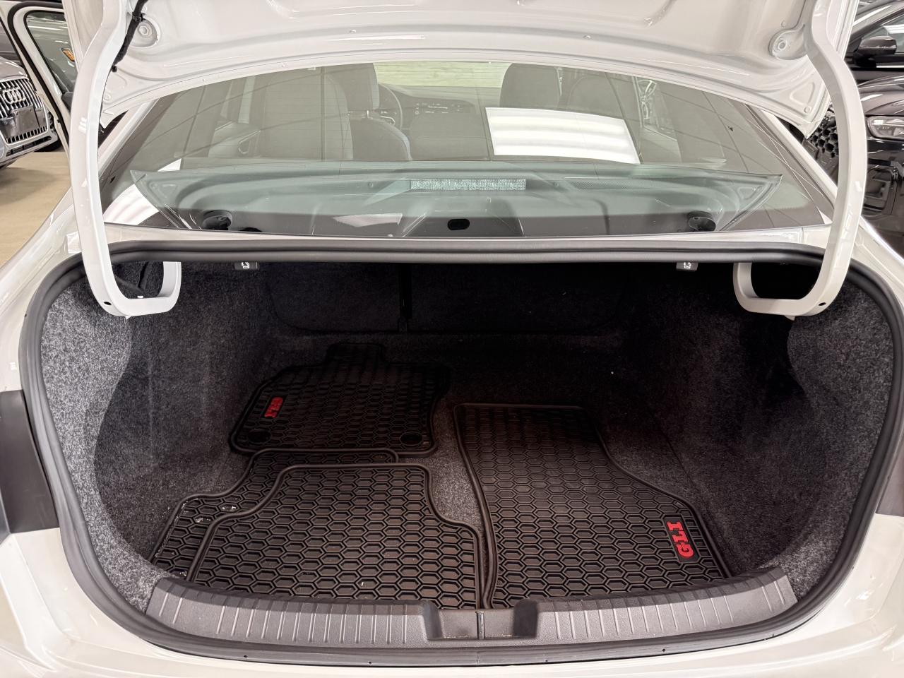 2024 Volkswagen Jetta GLI DSG**ONE OWNER NO ACCIDENTS JUST LIKE NEW!! Photo