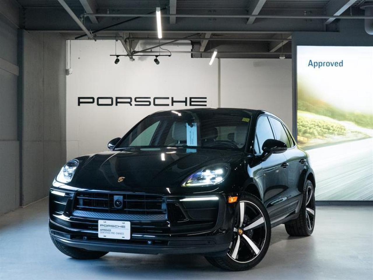 Used 2024 Porsche Macan AWD for sale in Ottawa, ON