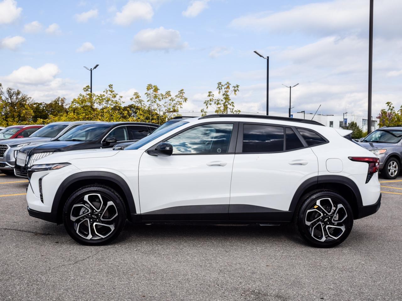 2024 Chevrolet Trax LIKE NEW   1owner, No Accidents, LOW KMS Photo2