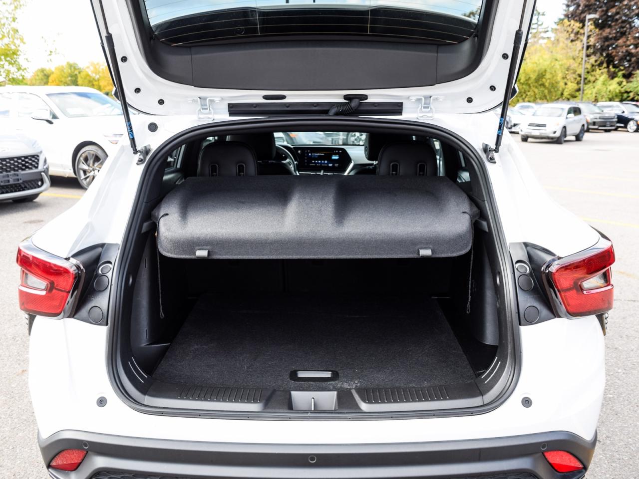 2024 Chevrolet Trax LIKE NEW   1owner, No Accidents, LOW KMS Photo