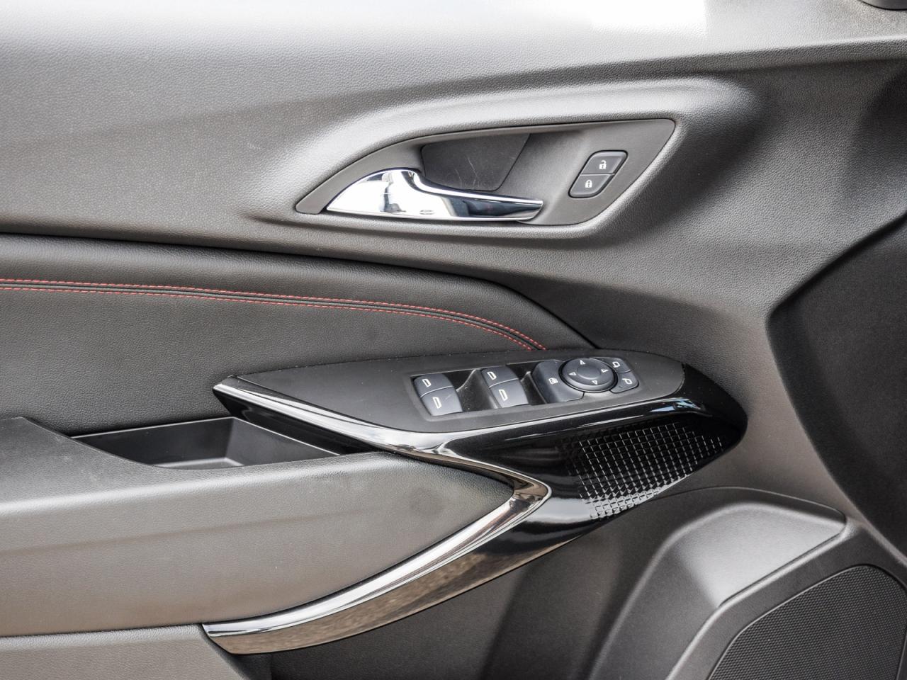 2024 Chevrolet Trax LIKE NEW   1owner, No Accidents, LOW KMS Photo