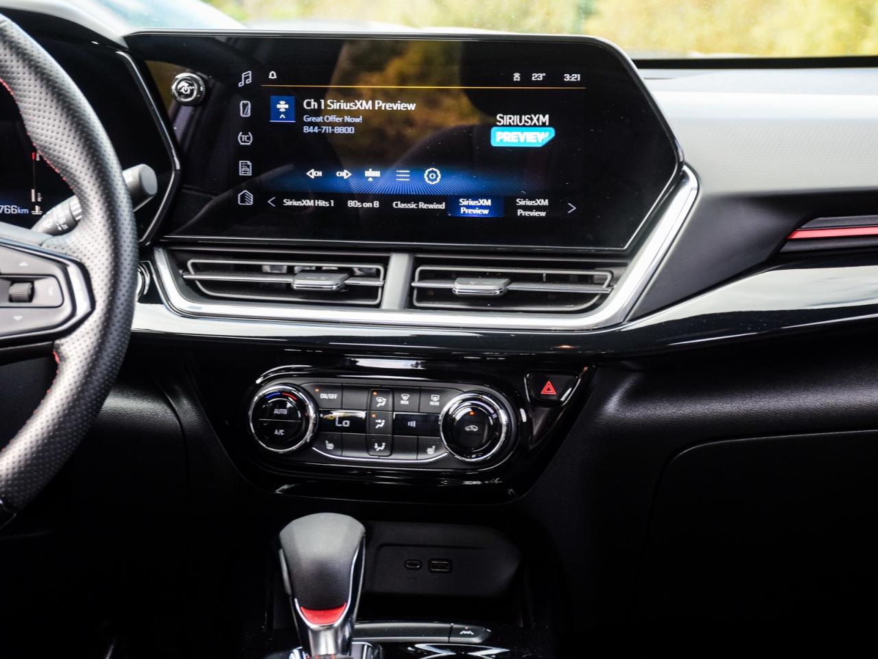 2024 Chevrolet Trax LIKE NEW   1owner, No Accidents, LOW KMS Photo