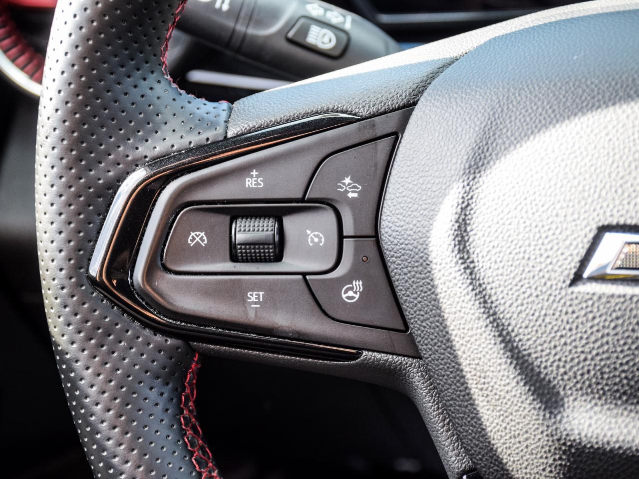 2024 Chevrolet Trax LIKE NEW   1owner, No Accidents, LOW KMS Photo