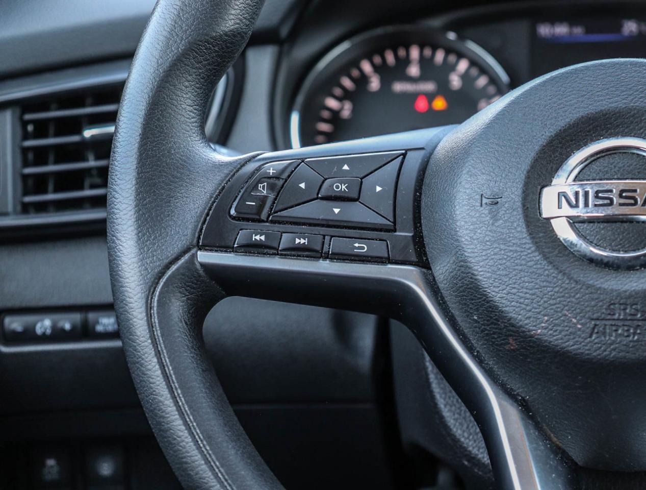 2019 Nissan Rogue SV Photo