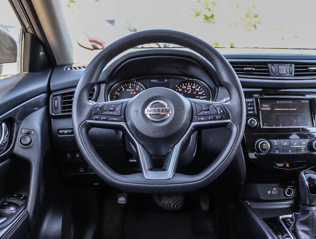 2019 Nissan Rogue SV Photo