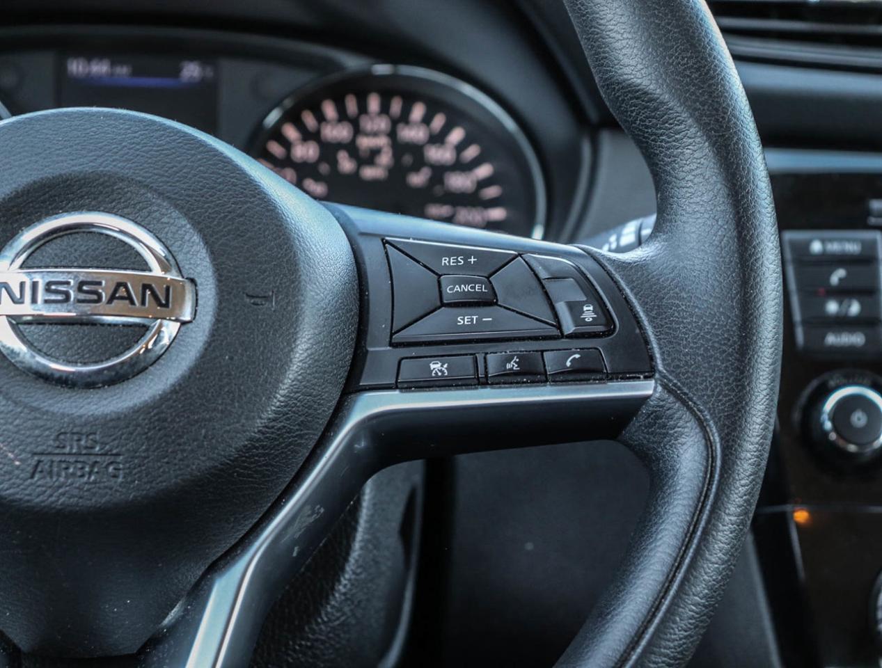 2019 Nissan Rogue SV Photo