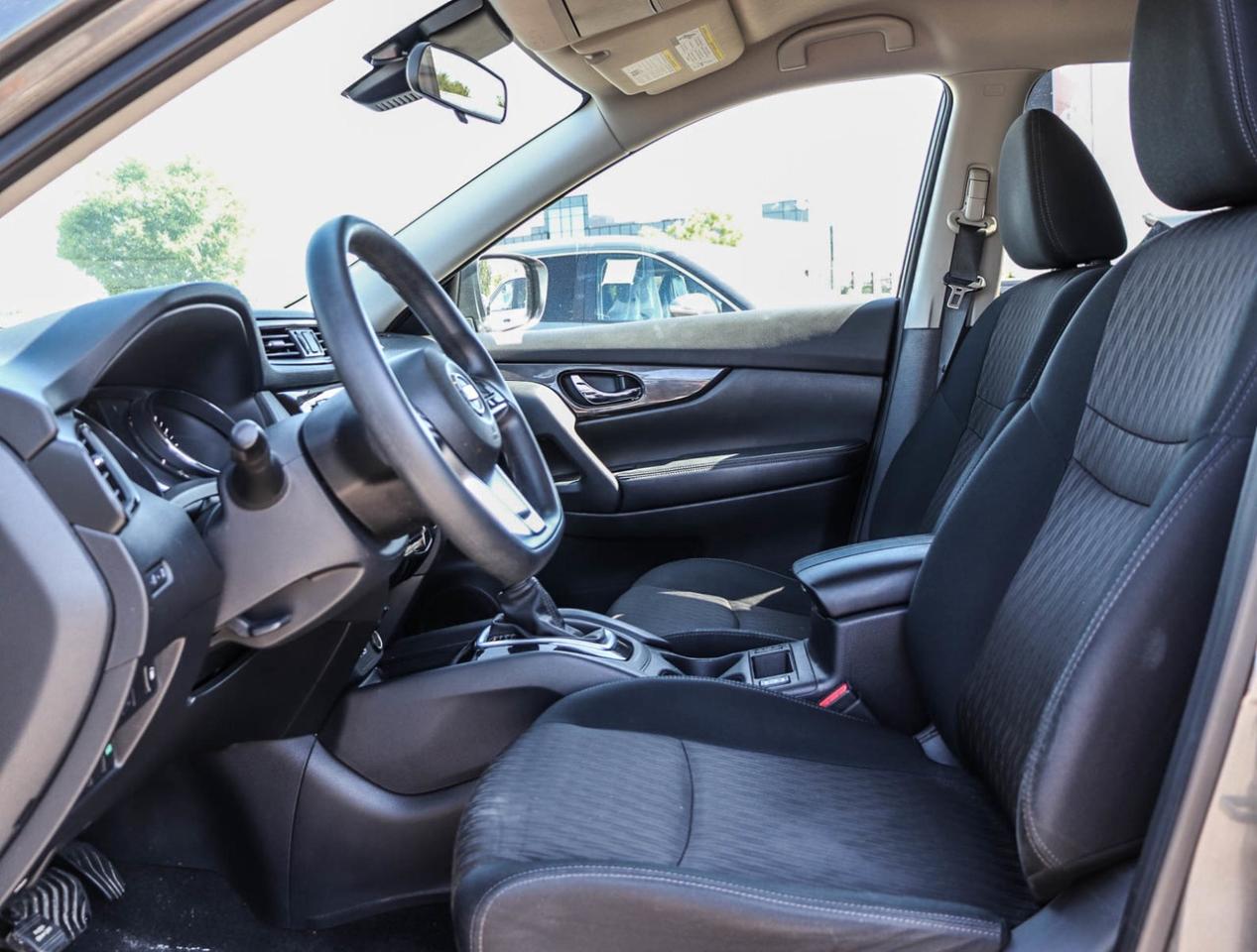 2019 Nissan Rogue SV Photo