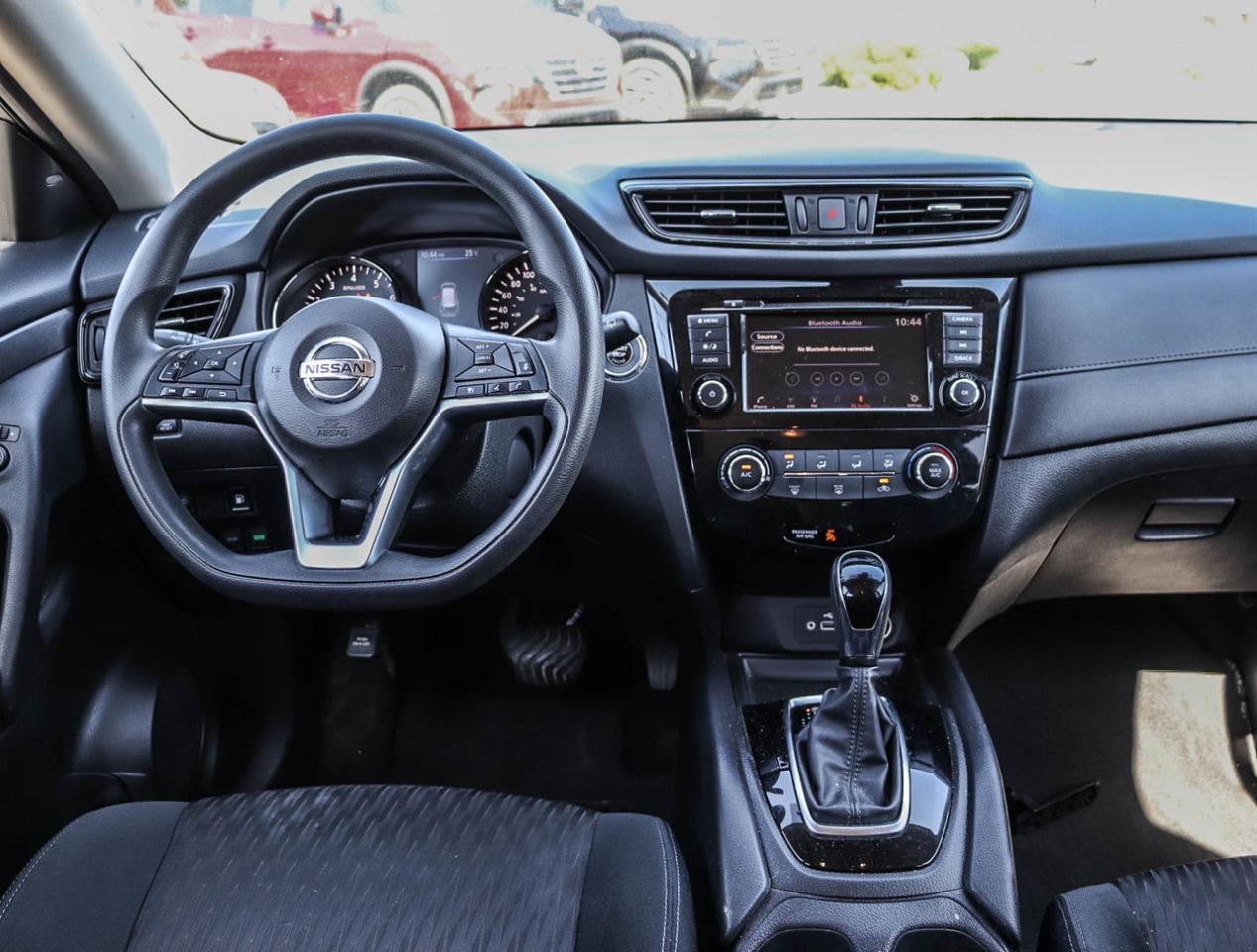 2019 Nissan Rogue SV Photo