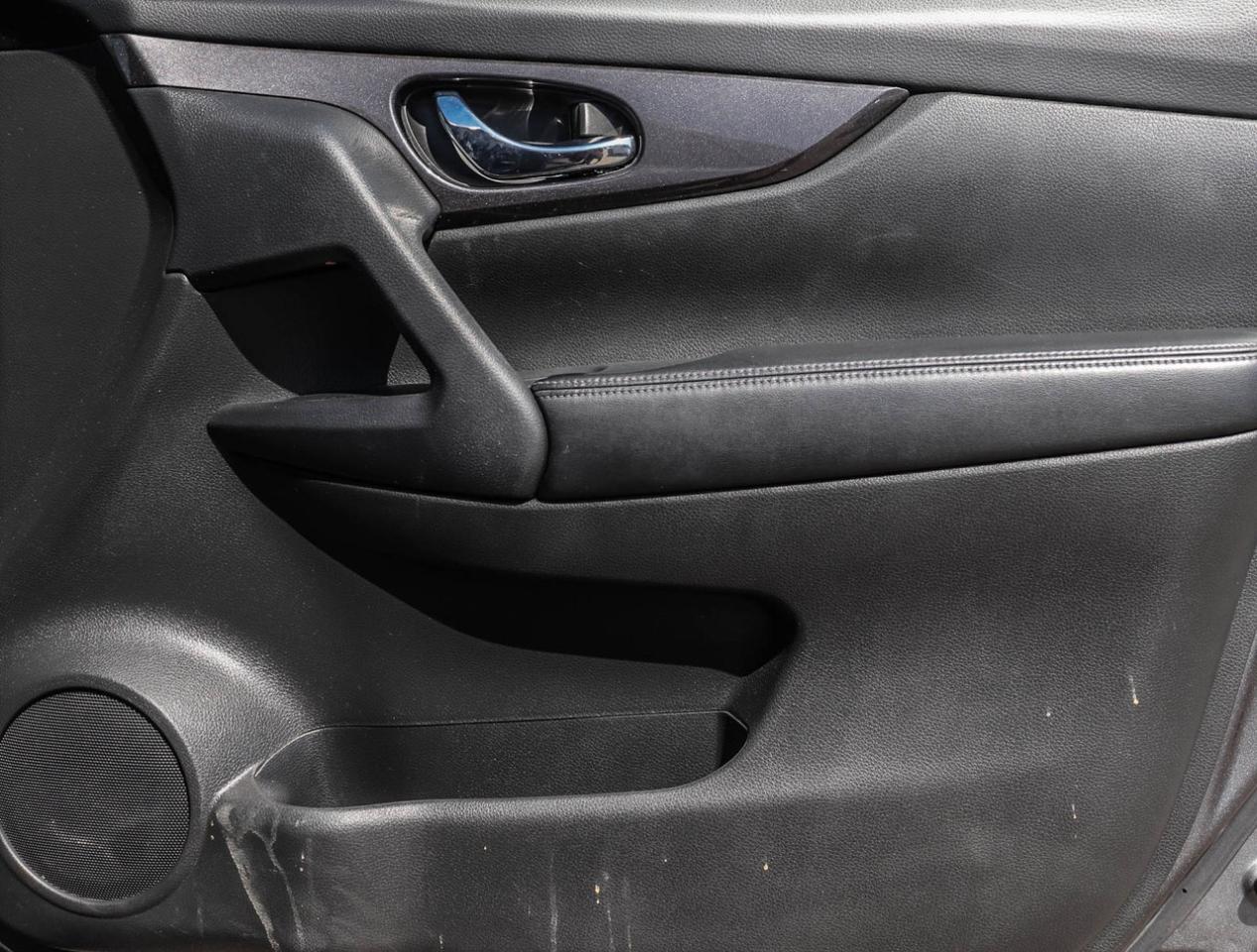 2019 Nissan Rogue SV Photo