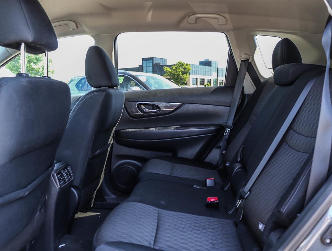 2019 Nissan Rogue SV Photo