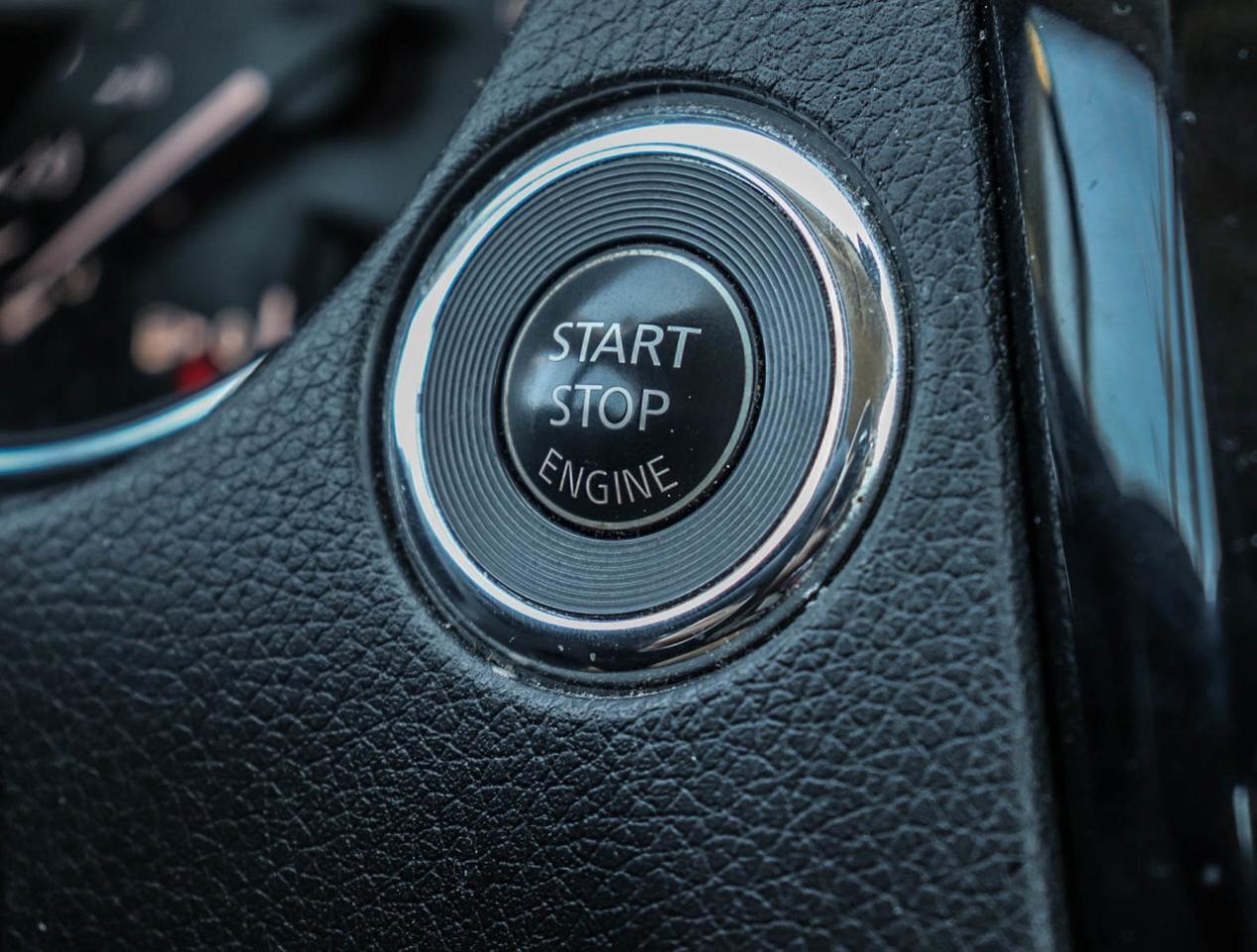 2019 Nissan Rogue SV Photo