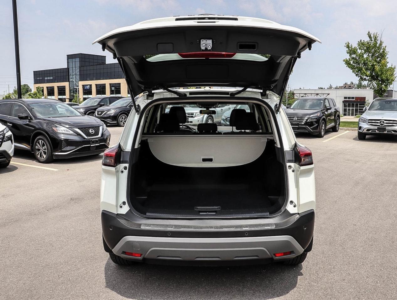 2023 Nissan Rogue SV Moonroof 1.5L TURBO AWD GREAT DEAL! Photo