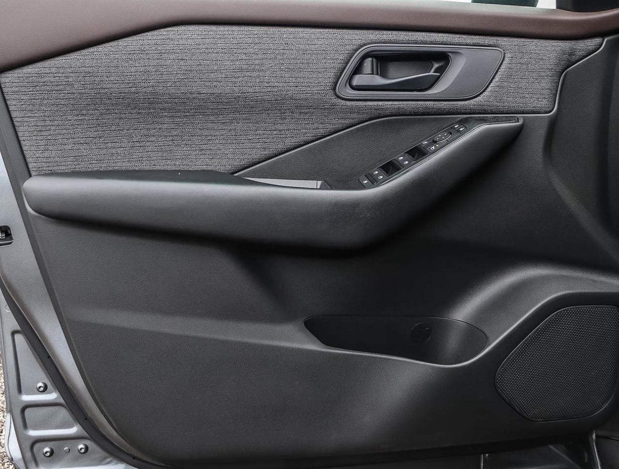 2023 Nissan Rogue S GREAT RATES Photo