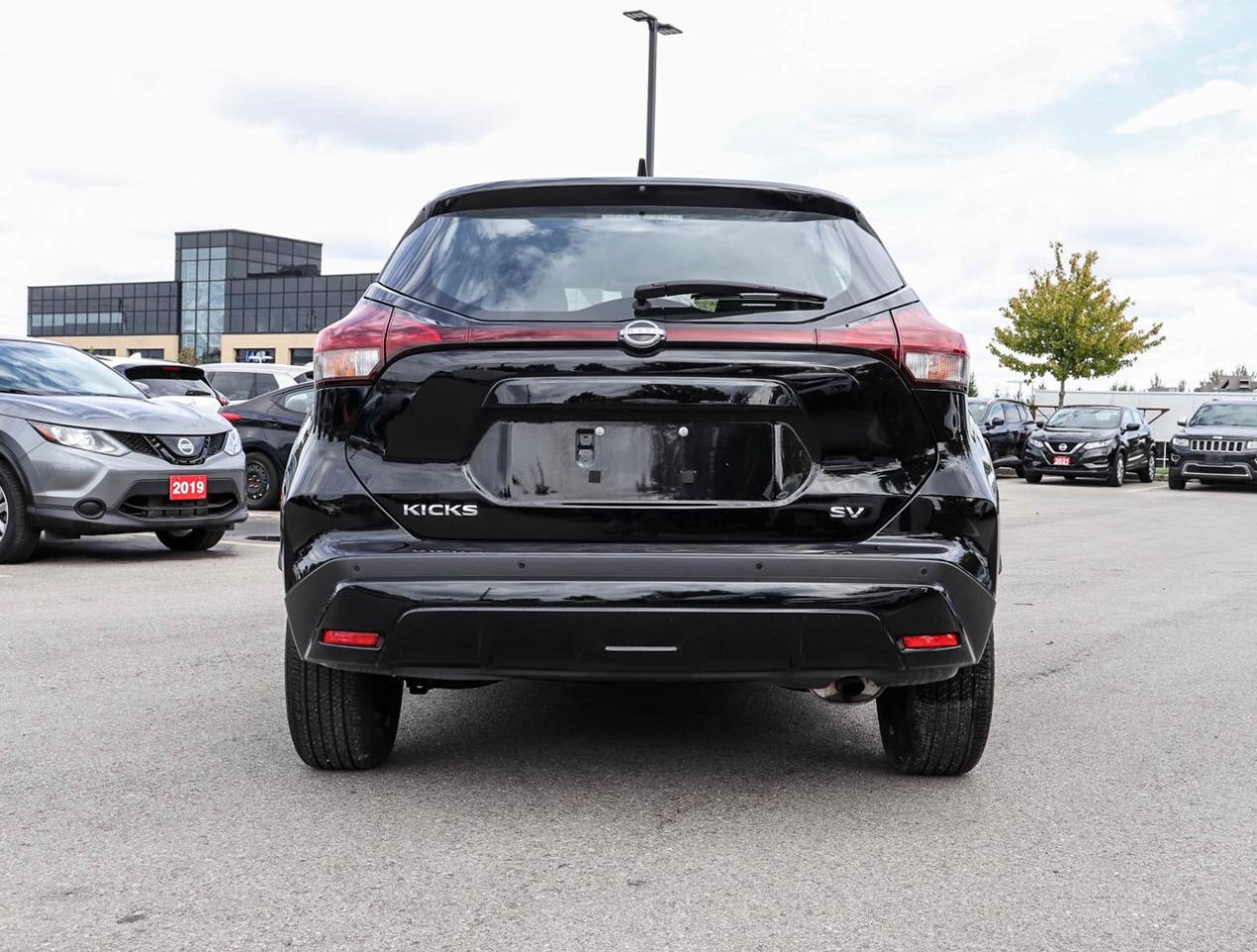 2023 Nissan Kicks SV !!! NO ACCIDENTS !!! ONE OWNER !!! 17 ALLOYS Photo