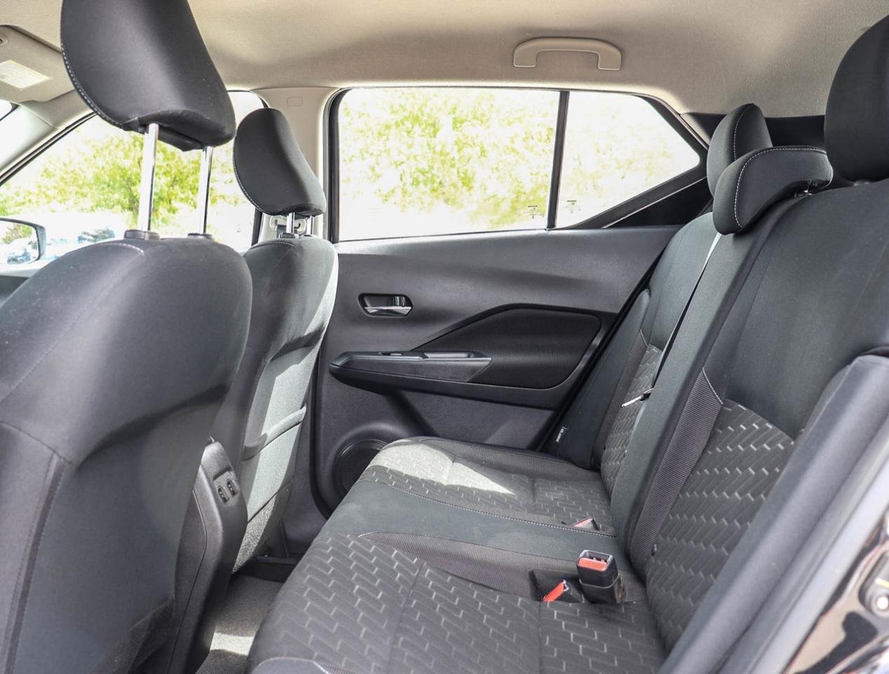 2023 Nissan Kicks SV !!! NO ACCIDENTS !!! ONE OWNER !!! 17 ALLOYS Photo