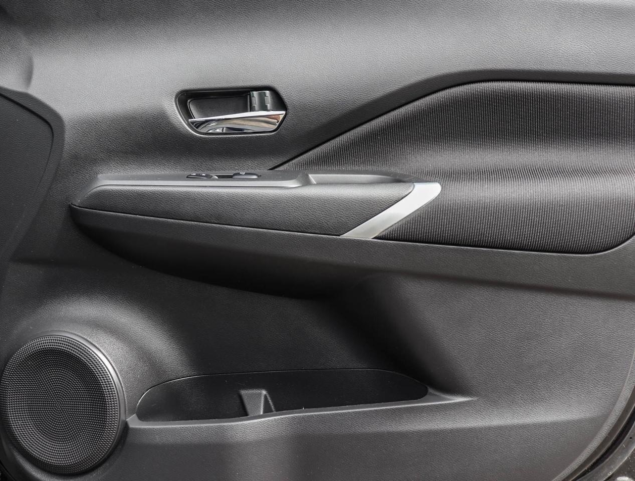 2023 Nissan Kicks SV !!! NO ACCIDENTS !!! ONE OWNER !!! 17 ALLOYS Photo