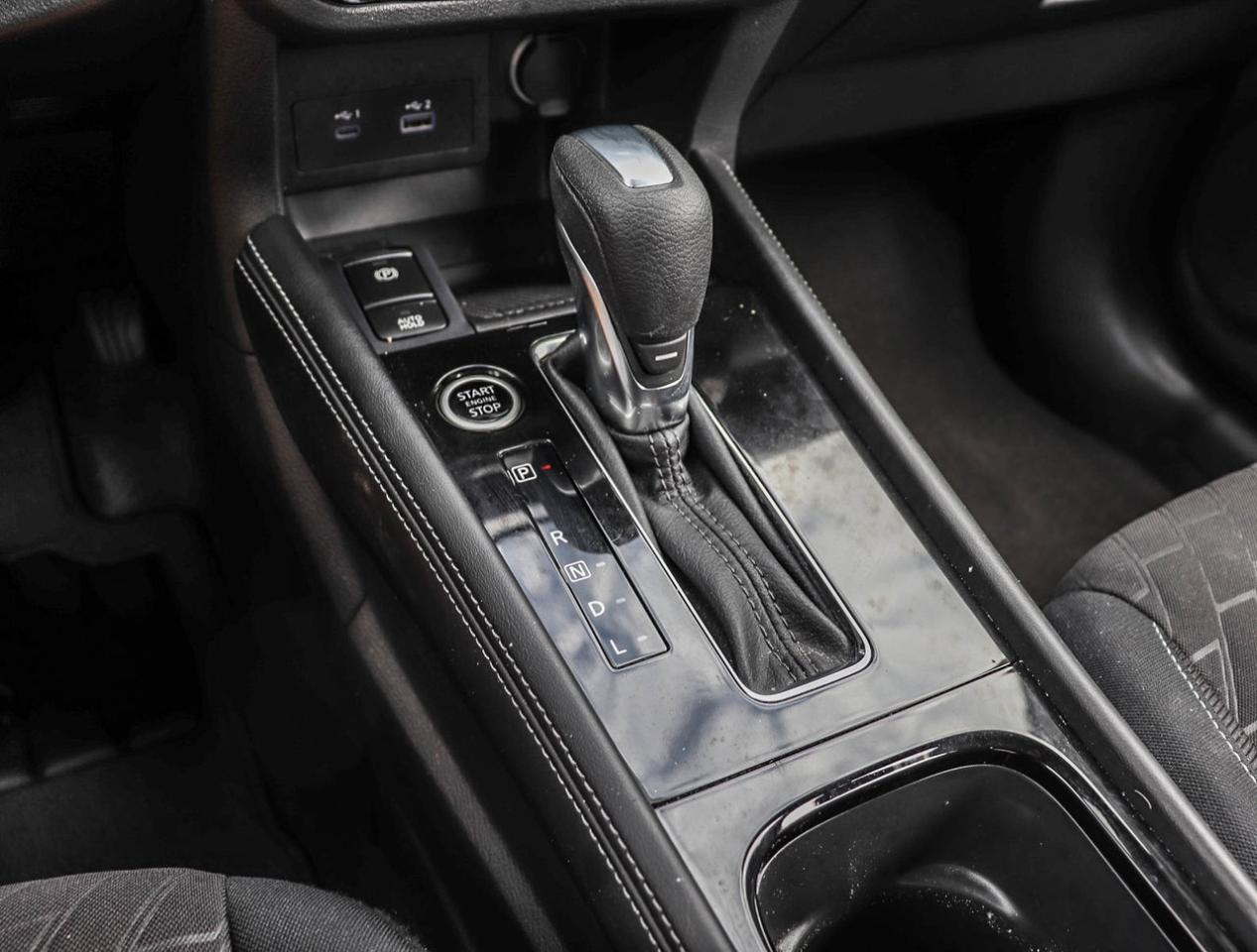 2023 Nissan Kicks SV !!! NO ACCIDENTS !!! ONE OWNER !!! 17 ALLOYS Photo