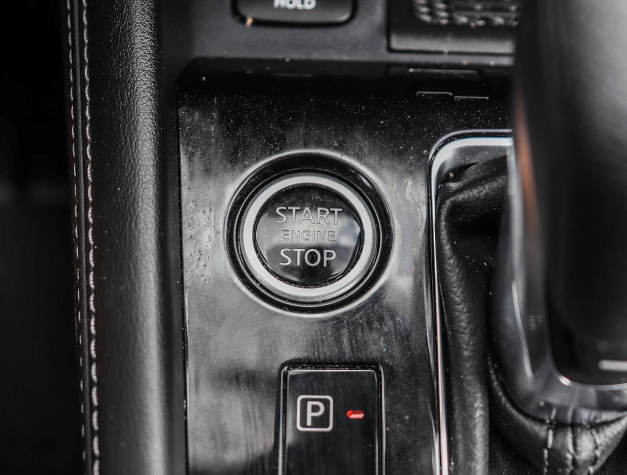 2023 Nissan Kicks SV !!! NO ACCIDENTS !!! ONE OWNER !!! 17 ALLOYS Photo