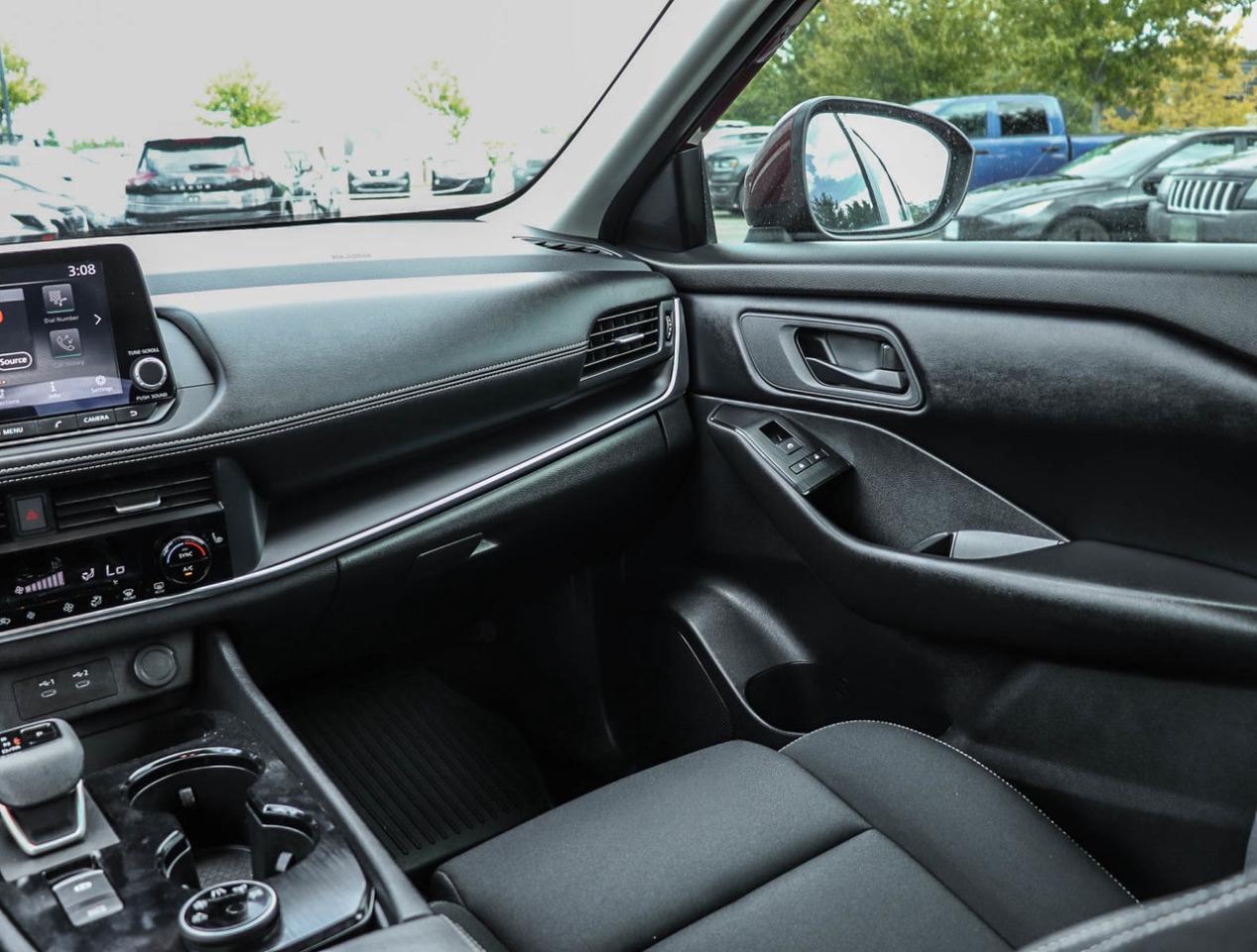 2025 Nissan Rogue S Photo