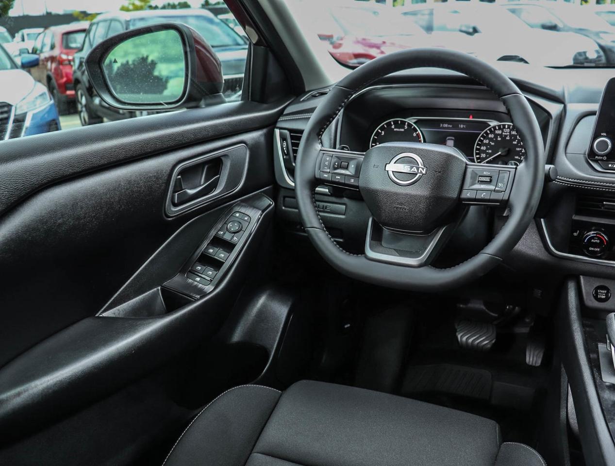 2025 Nissan Rogue S Photo