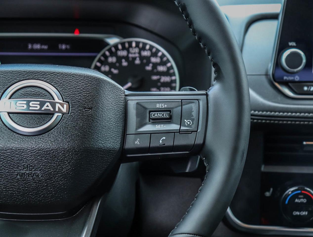 2025 Nissan Rogue S Photo