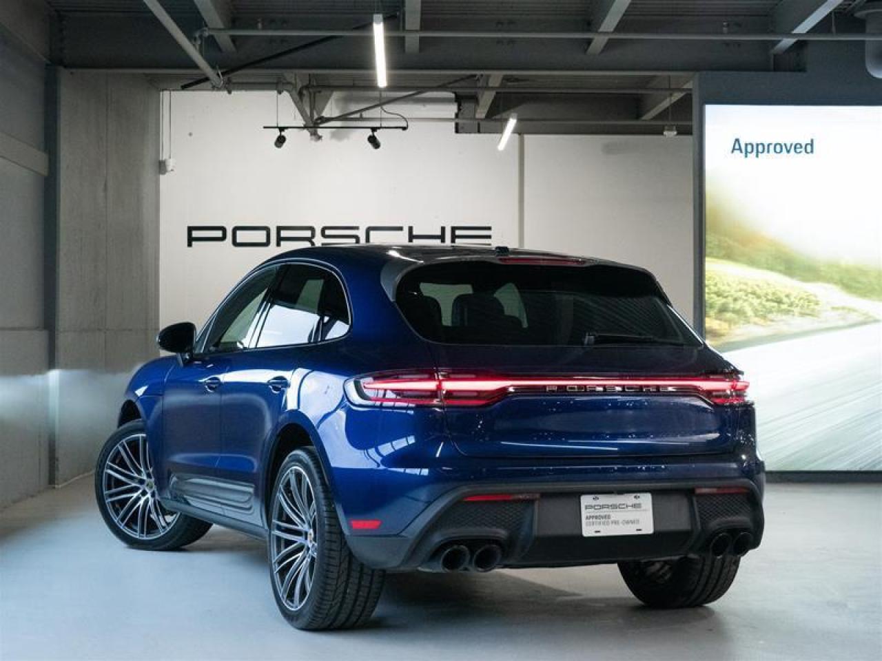 2024 Porsche Macan T AWD Photo2