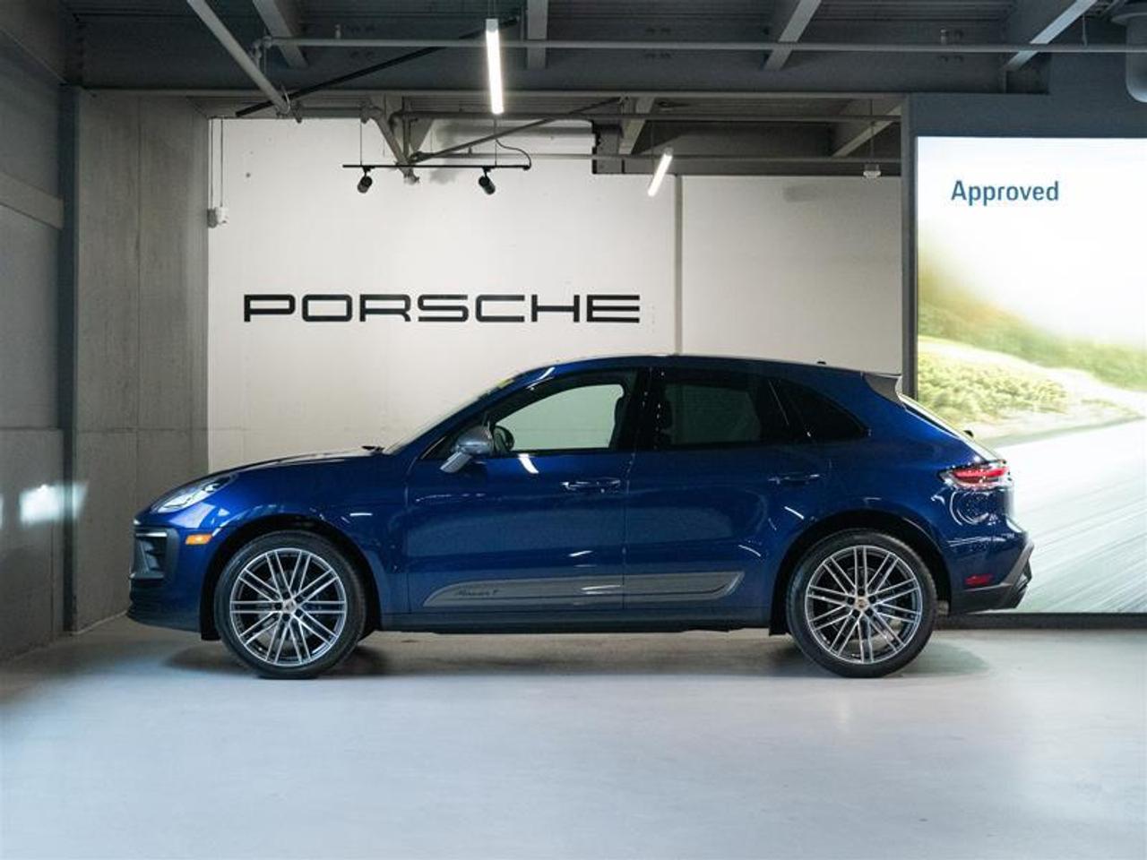 2024 Porsche Macan T AWD Photo