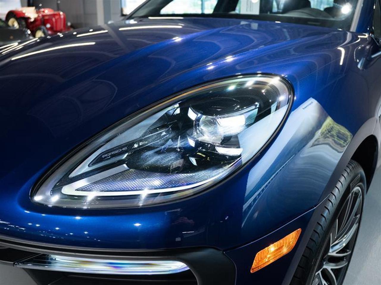 2024 Porsche Macan T AWD Photo