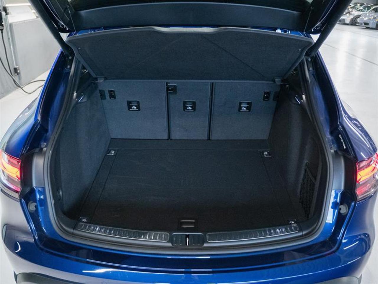 2024 Porsche Macan T AWD Photo