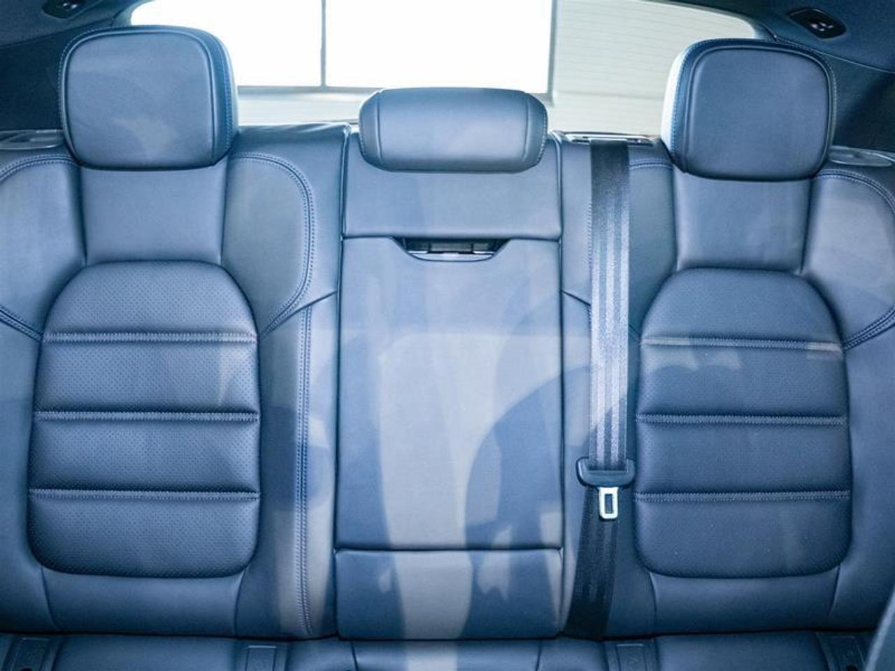 2024 Porsche Macan T AWD Photo