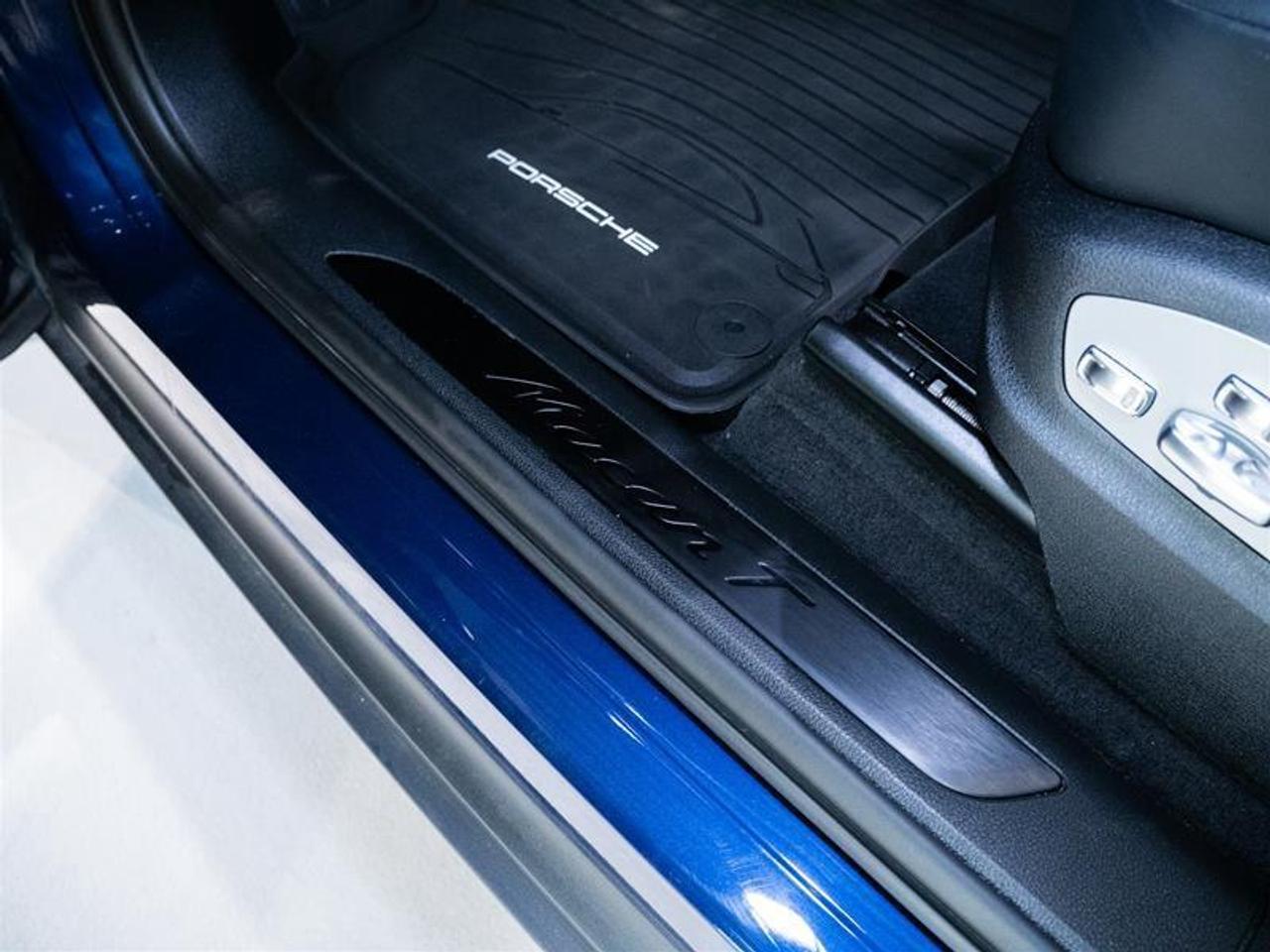 2024 Porsche Macan T AWD Photo