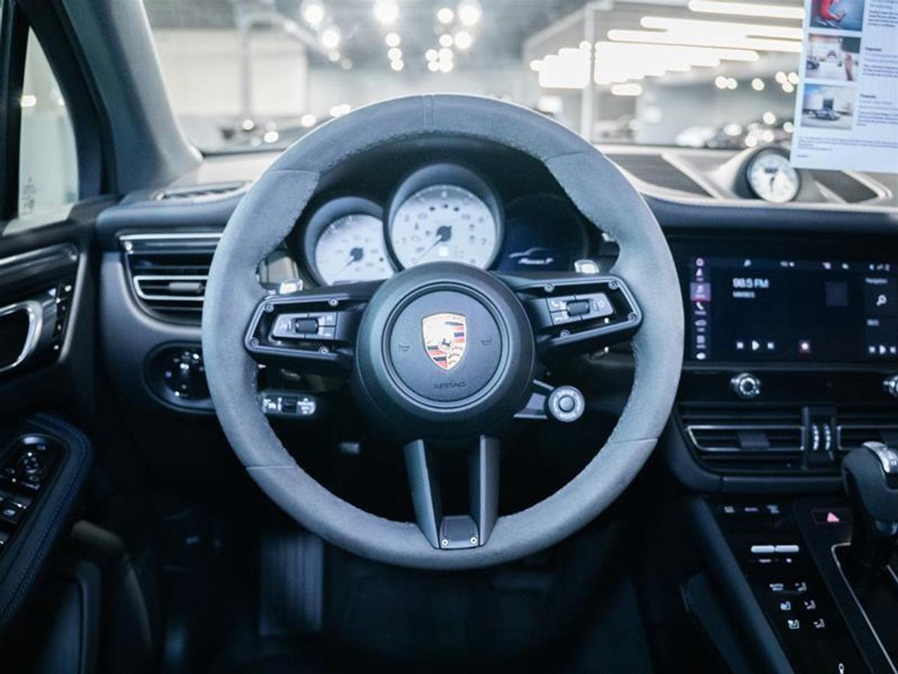 2024 Porsche Macan T AWD Photo