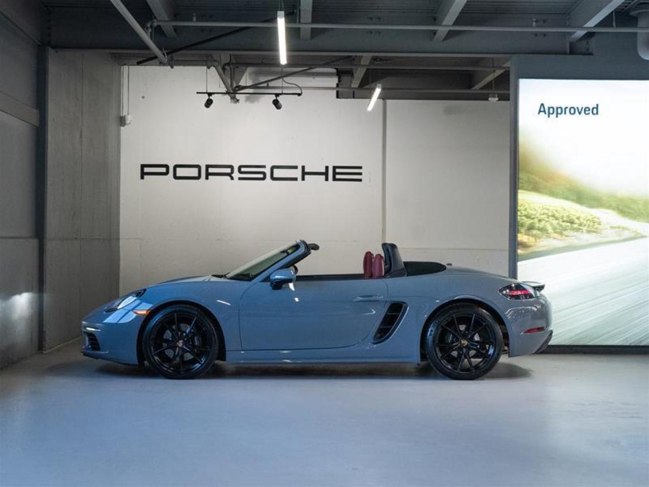 2024 Porsche 718 Boxster Roadster Photo2