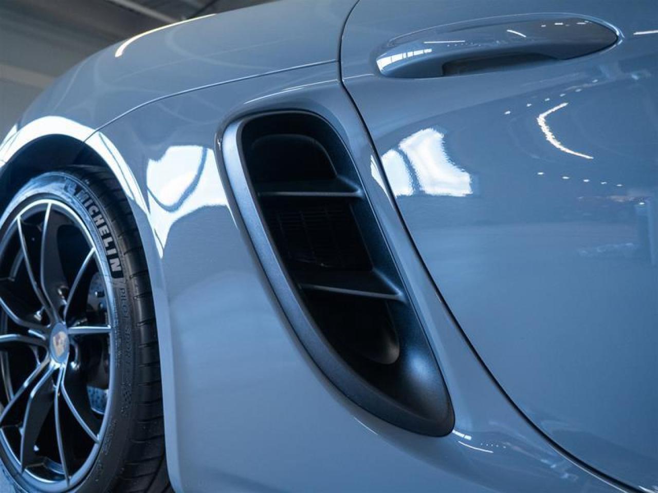 2024 Porsche 718 Boxster Roadster Photo