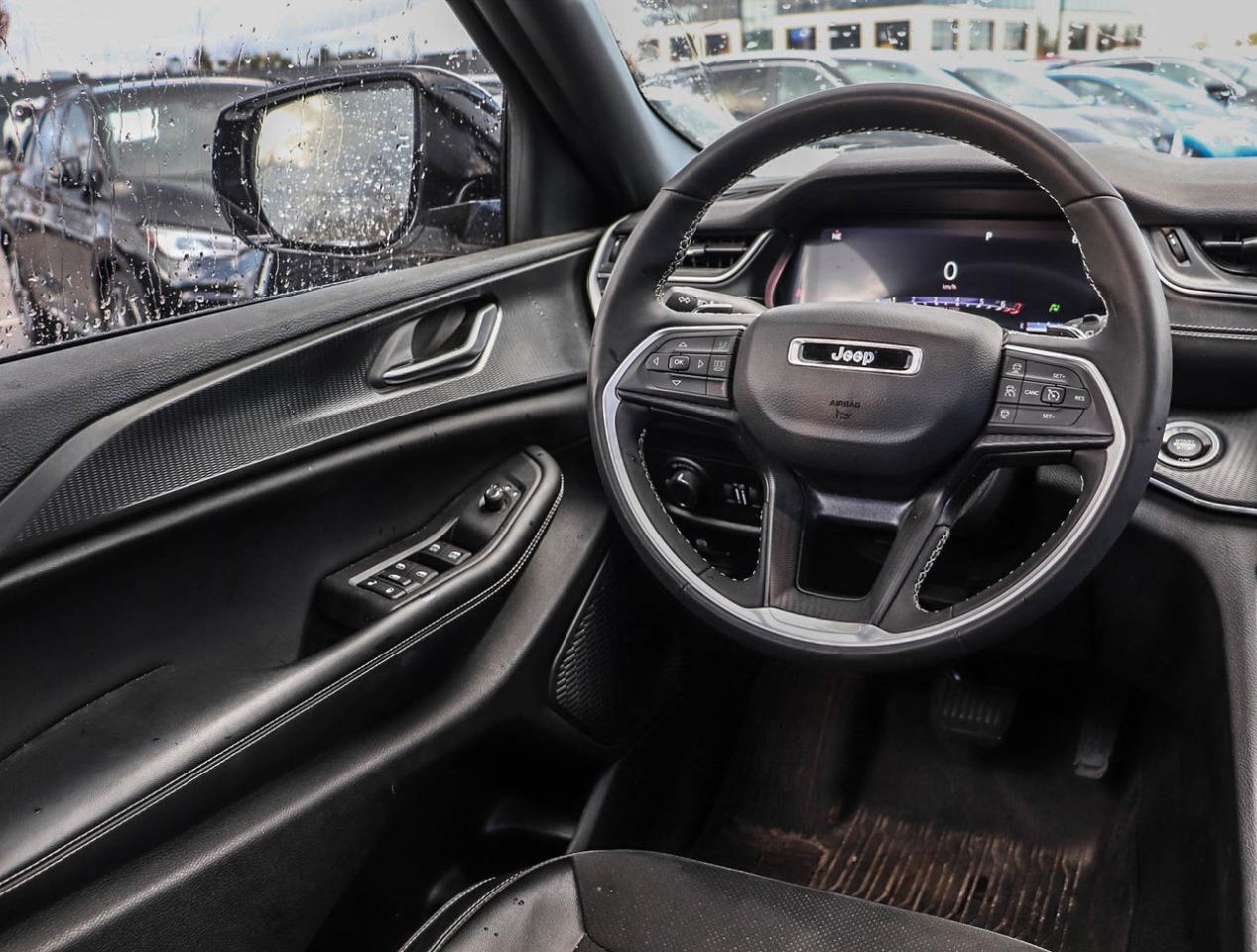 2023 Jeep Grand Cherokee L Altitude !!! NO ACCIDENTS !!! ONE OWNER !!! LOW KM Photo