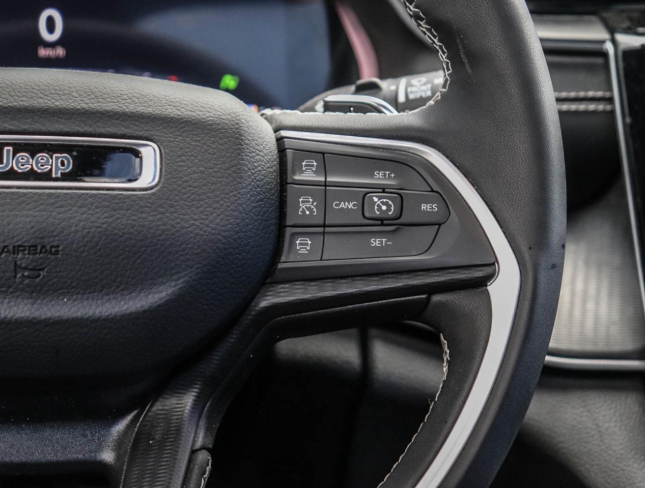 2023 Jeep Grand Cherokee L ALTITUDE Photo