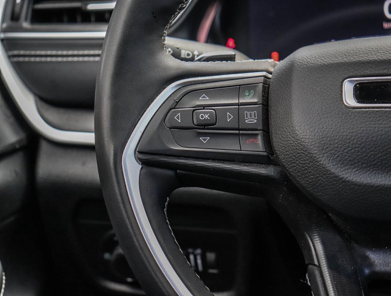 2023 Jeep Grand Cherokee L ALTITUDE Photo