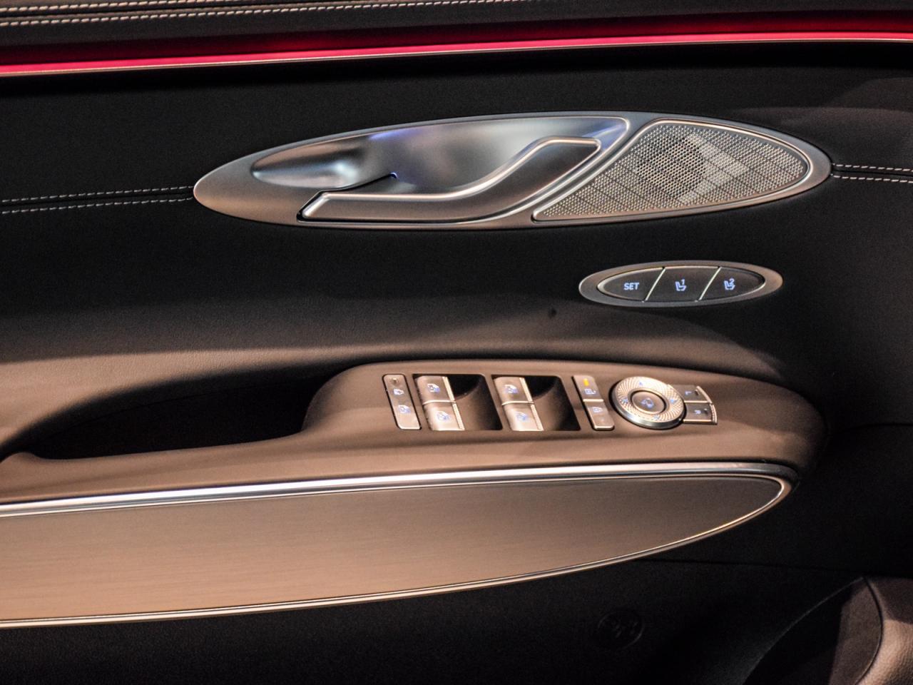 2026 Genesis GV70 2.5T Adv.Tech Pkg AWD    Used Demonstrator Photo