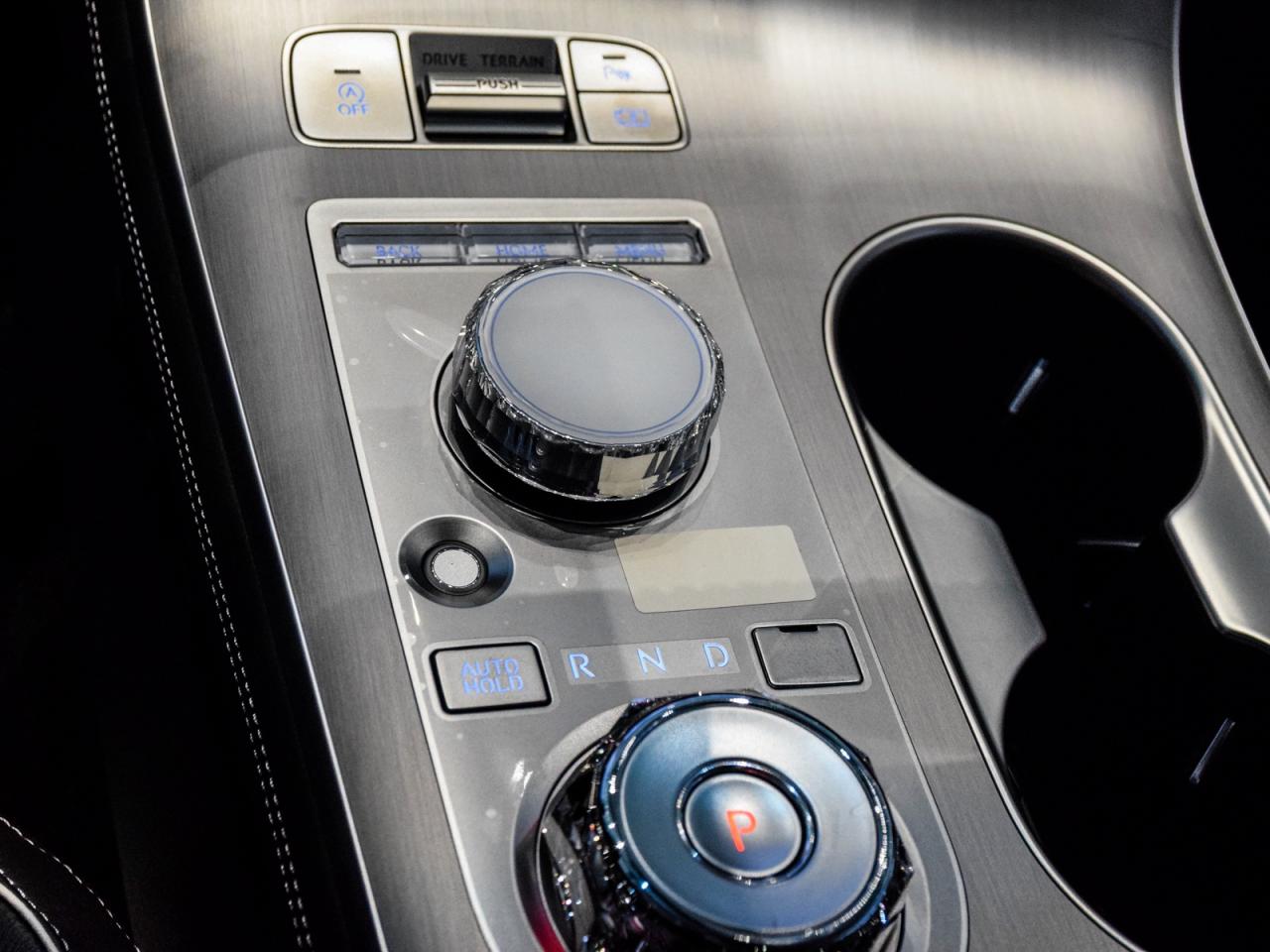 2026 Genesis GV70 2.5T Adv.Tech Pkg AWD    Used Demonstrator Photo