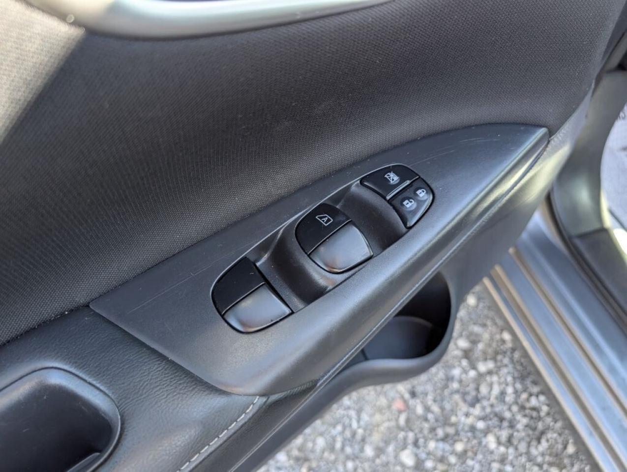 2019 Nissan Sentra SV   SUNNROF   CAMERA   HTD SEATS Photo